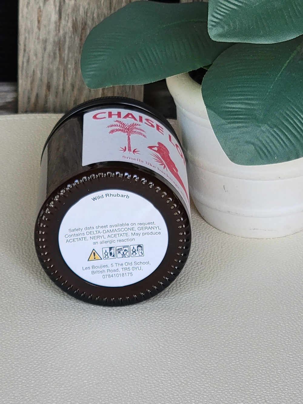 Chaise Longue Scented Candle - Wild Rhubarb 5oz - Picture 5 of 5